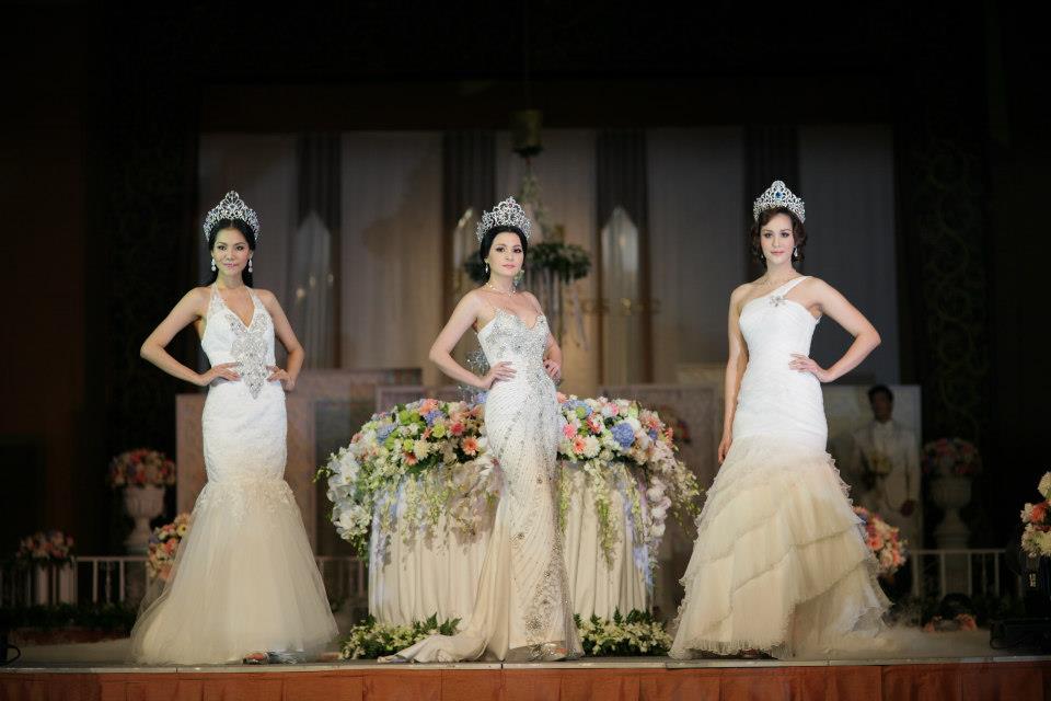 หนูสิ ณฉัตร และจูลี่ สามสาวมิสไทยแลนด์เวิลด์ ในงานเวดดิ้งแฟร์ค่ะ