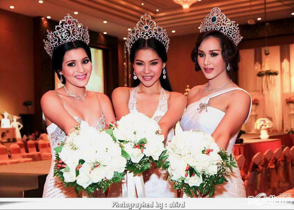 หนูสิ ณฉัตร และจูลี่ สามสาวมิสไทยแลนด์เวิลด์ ในงานเวดดิ้งแฟร์ค่ะ