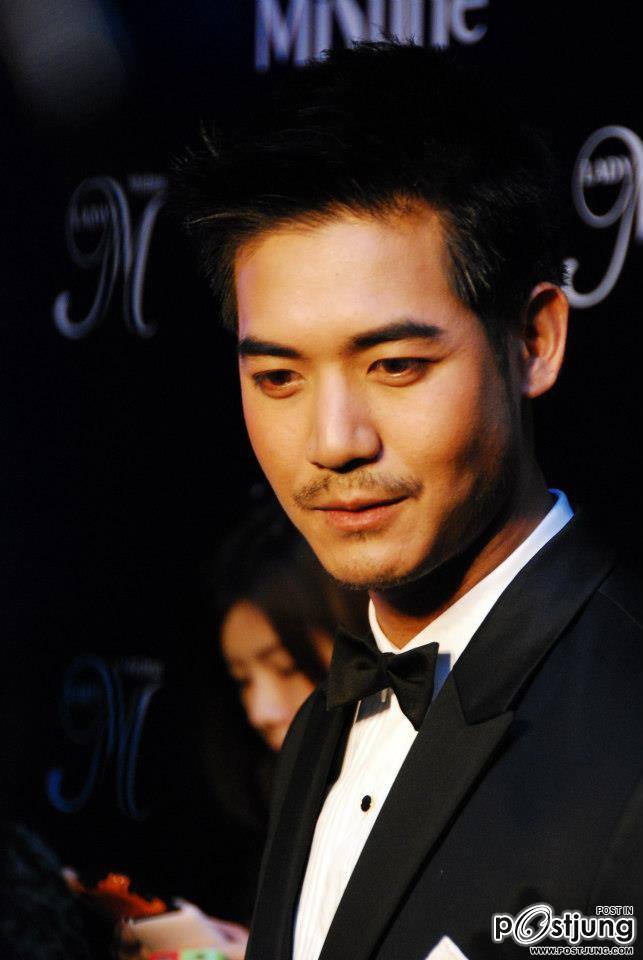 ประมวลภาพ ฉลอง 25 ปี มิสทิน เปิดตัวแป้งตลับต้นแบบประดับเพชร แพงที่สุดในโลก!