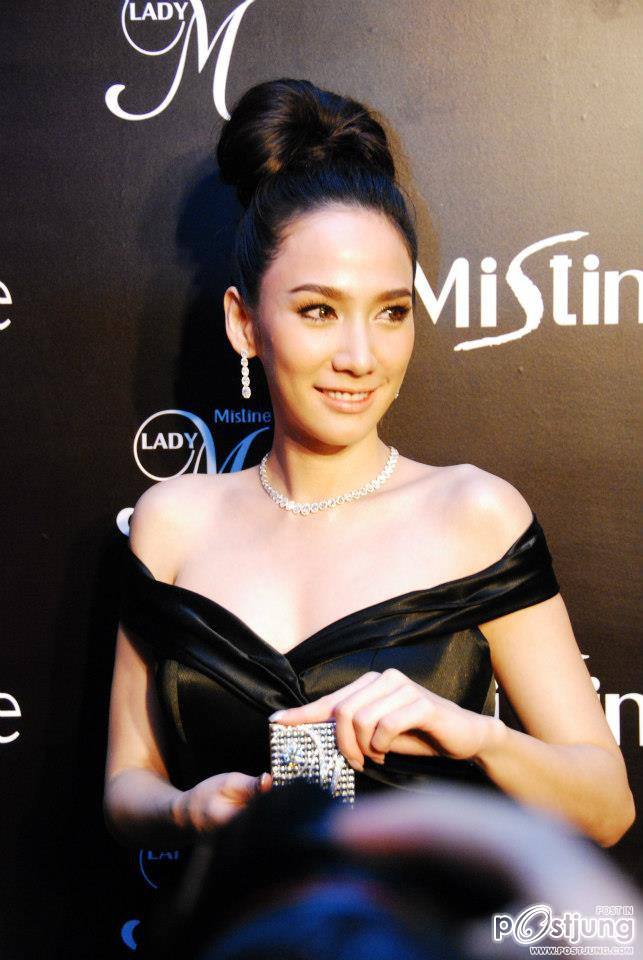 ประมวลภาพ ฉลอง 25 ปี มิสทิน เปิดตัวแป้งตลับต้นแบบประดับเพชร แพงที่สุดในโลก!