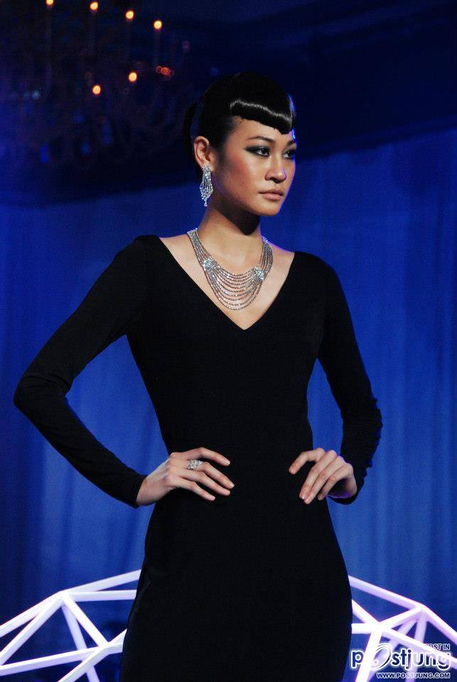 ประมวลภาพ ฉลอง 25 ปี มิสทิน เปิดตัวแป้งตลับต้นแบบประดับเพชร แพงที่สุดในโลก!