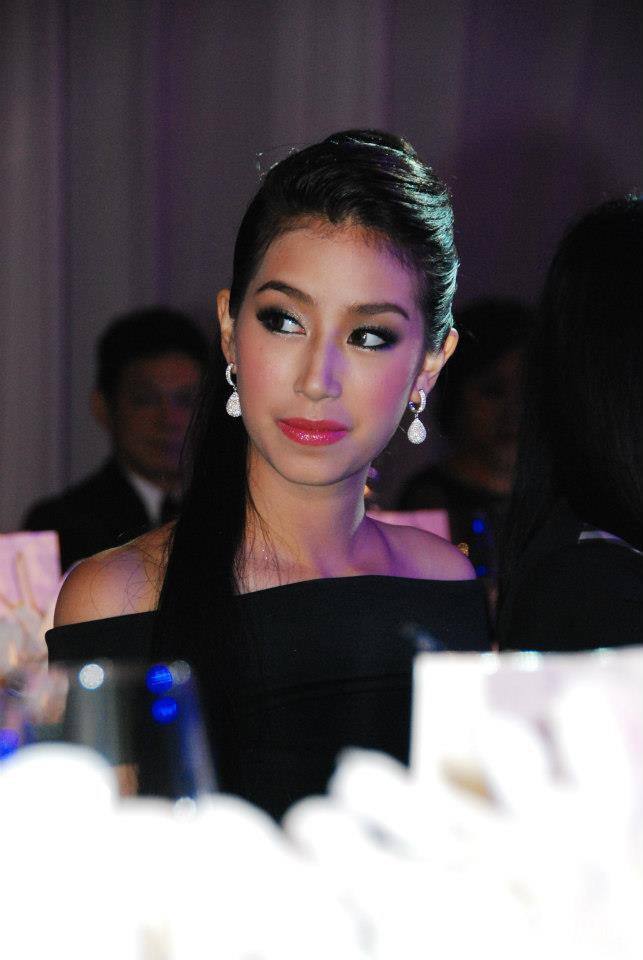 ประมวลภาพ ฉลอง 25 ปี มิสทิน เปิดตัวแป้งตลับต้นแบบประดับเพชร แพงที่สุดในโลก!