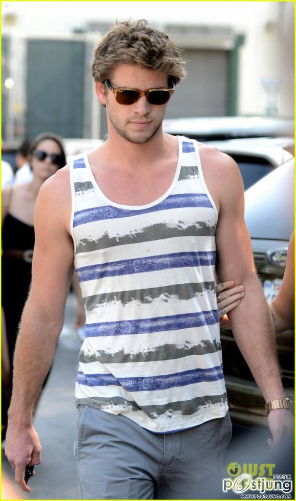 Miley Cyrus & Liam Hemsworth: Whole Foods Couple