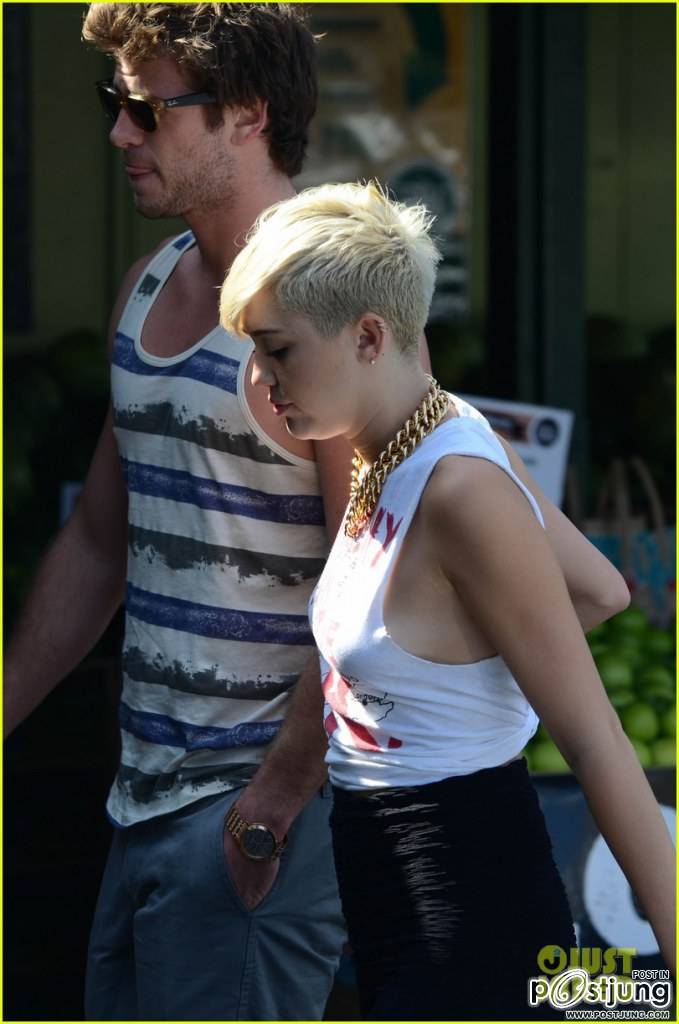 Miley Cyrus & Liam Hemsworth: Whole Foods Couple