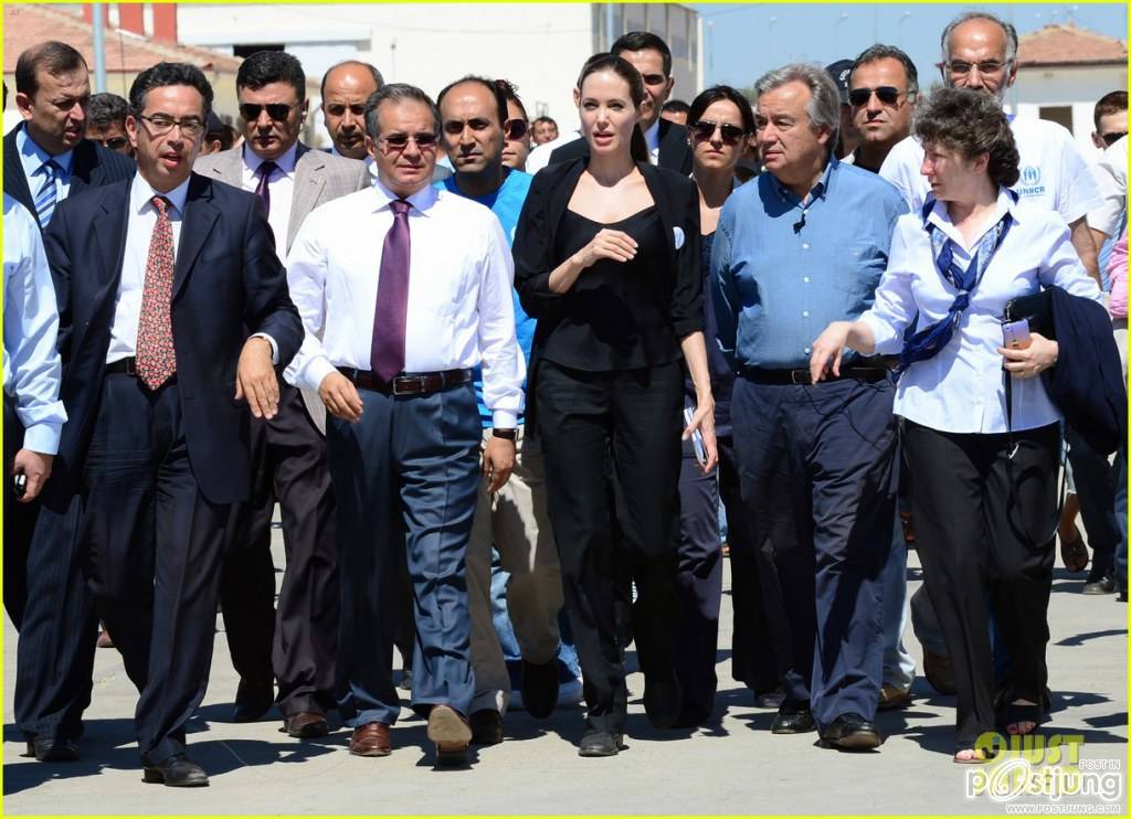Angelina Jolie Meets Syrian Refugee Children in Turkey