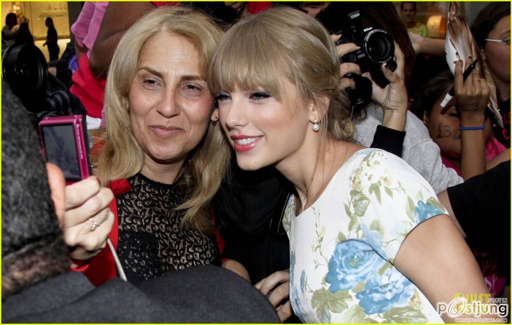 Taylor Swift Makes Billboard History Again!