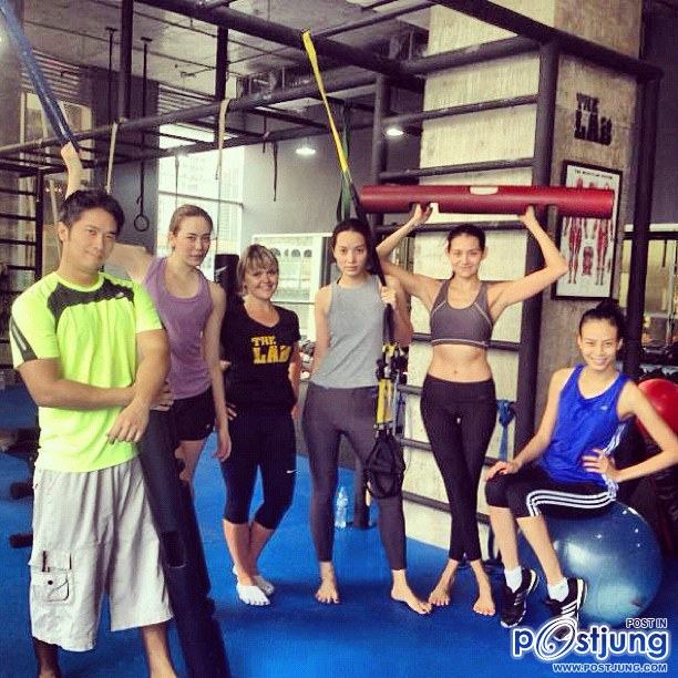 นุช นีรนาถ นางแบบหุ่นสูงปรี๊ด 180 ซ.ม