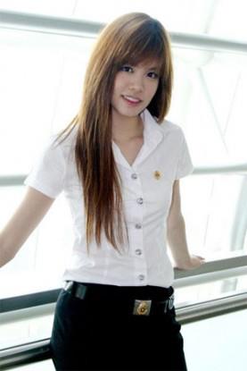 ดาราในชุดนักศึกษา