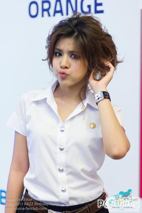 ดาราในชุดนักศึกษา