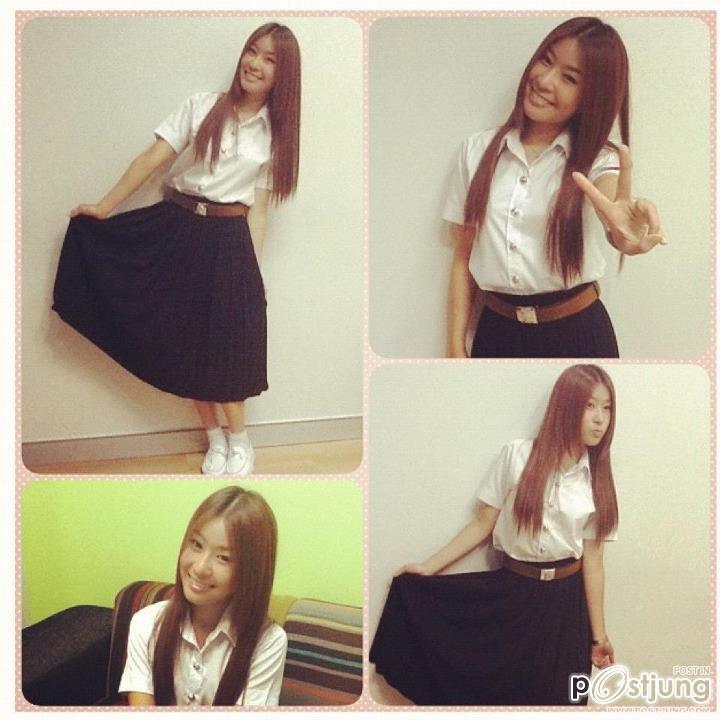 ดาราในชุดนักศึกษา