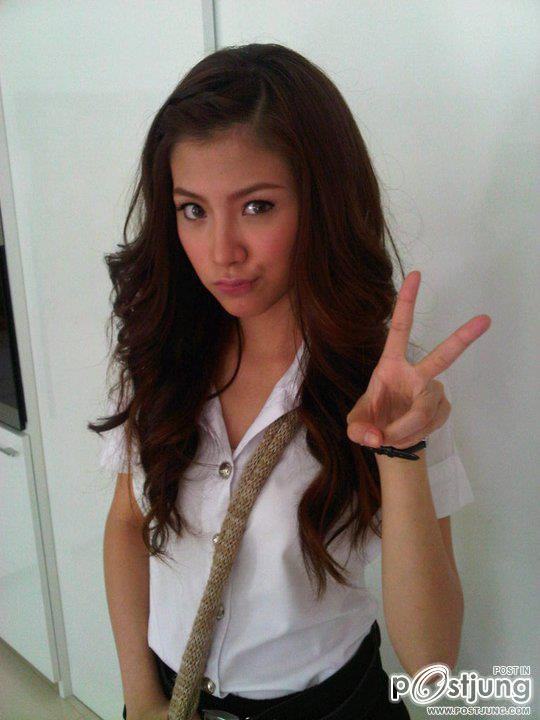 ดาราในชุดนักศึกษา