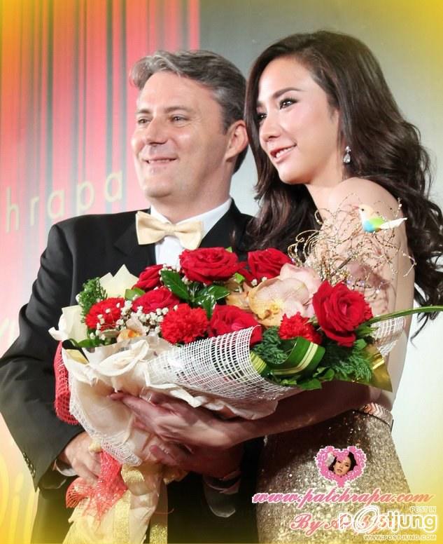 Surprise Superstar !!!,,