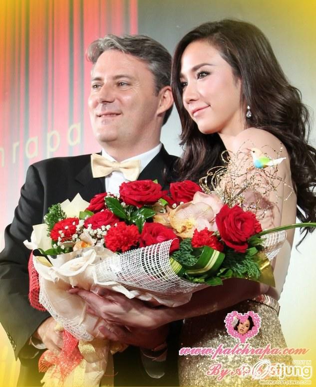 Surprise Superstar !!!,,