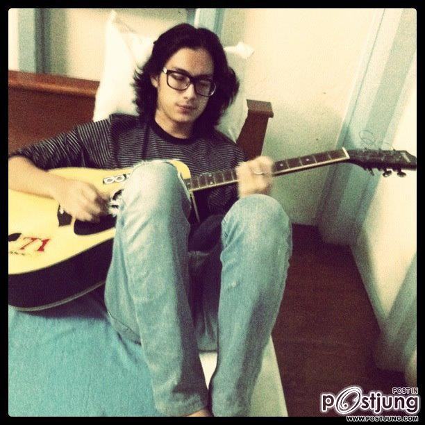 {{ Piz }} : บอม ธนา หนุ่มมาดเซอร์ น่ารักที่สุดในระบบสุริยะจักรวาล