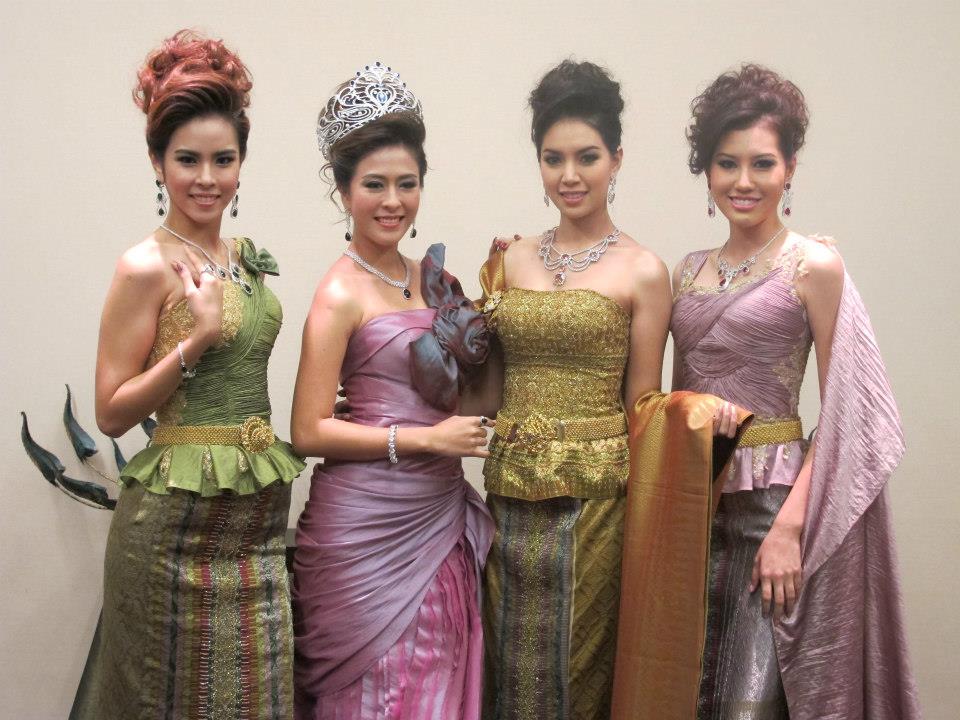 งานมัดหมี่ไหมไทย..สายใยชนบท