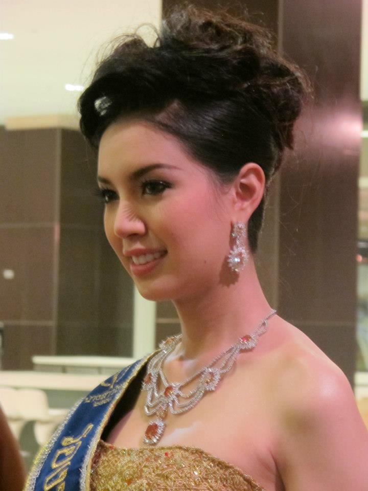 งานมัดหมี่ไหมไทย..สายใยชนบท