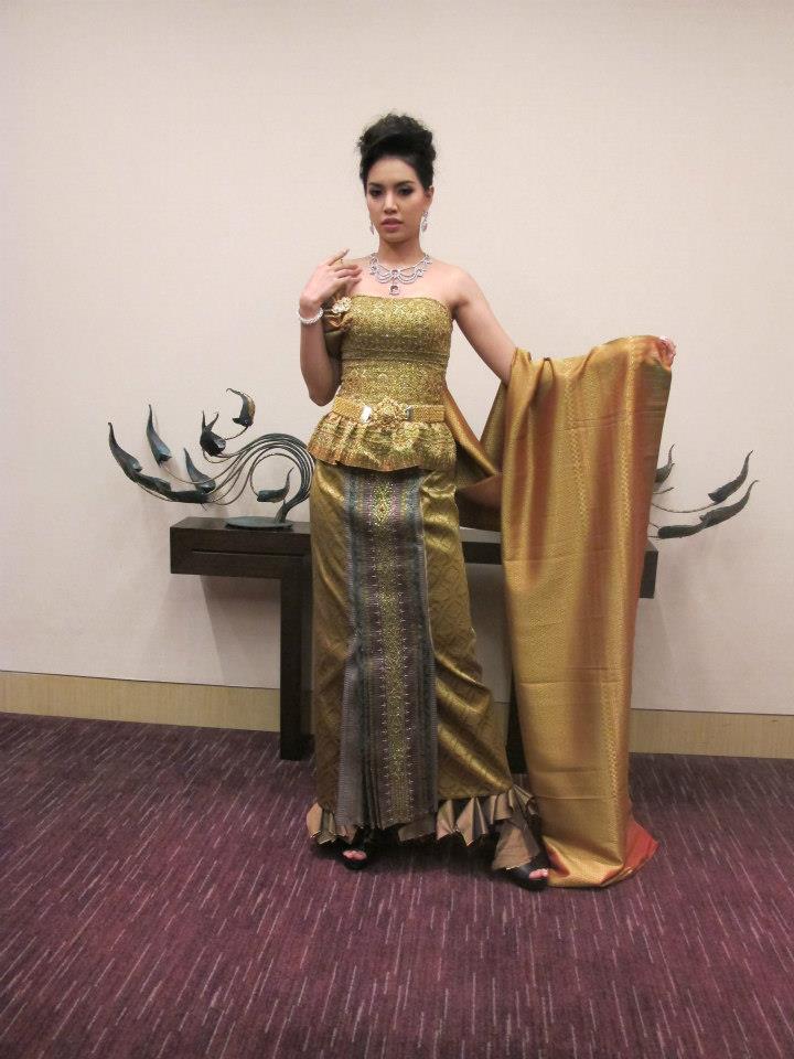 งานมัดหมี่ไหมไทย..สายใยชนบท