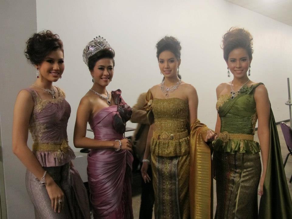 งานมัดหมี่ไหมไทย..สายใยชนบท