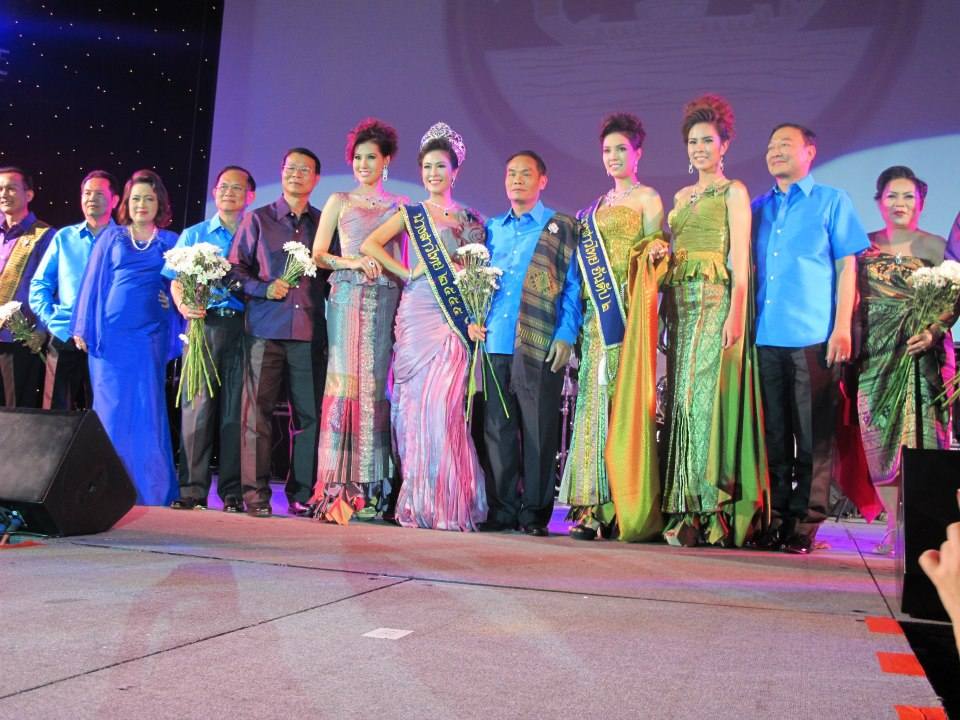 งานมัดหมี่ไหมไทย..สายใยชนบท