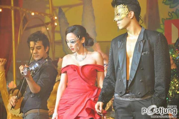 "อั้ม พัชราภา" กับหน้ากากเพชรงาน @Paradise Park 2nd Anniversary !!