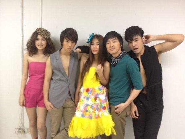 [AF9] ไอซ์ เนสท์ โซ่ ไบร์ท เอิร์ท ถ่ายแบบนิตยสาร Kazz ฉบับเดือน ต.ค.