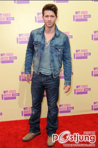 คัดสรรมาให้ดูแล้ว MTV Video Music Awards 2012 [red carpet]