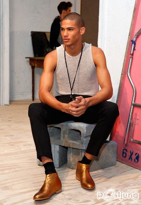 มองให้อาร์ท 47