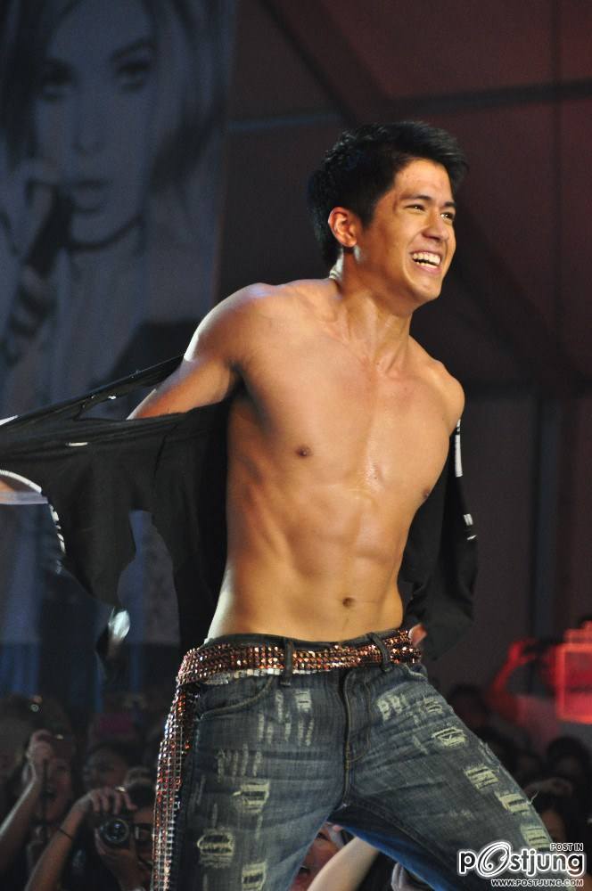 อกแน่นๆแซ่บๆ