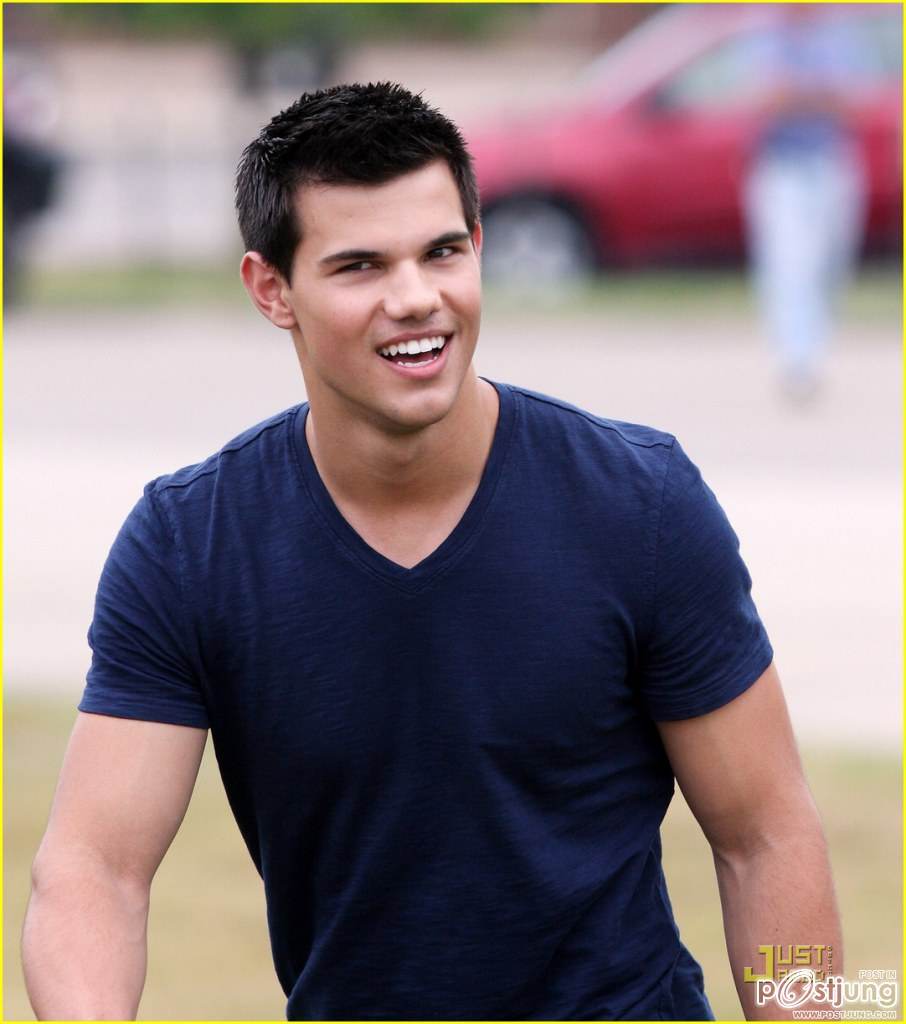 Taylor_Lautner ล่ำแซ่บ