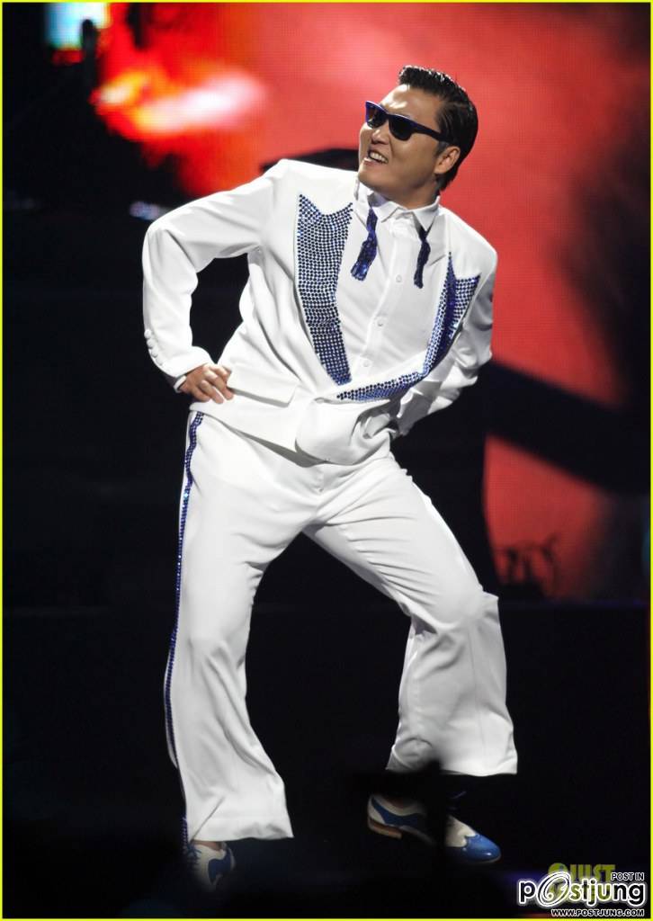 Psy Teaches Usher 'Gangnam Style' Dance at iHeartRadio!