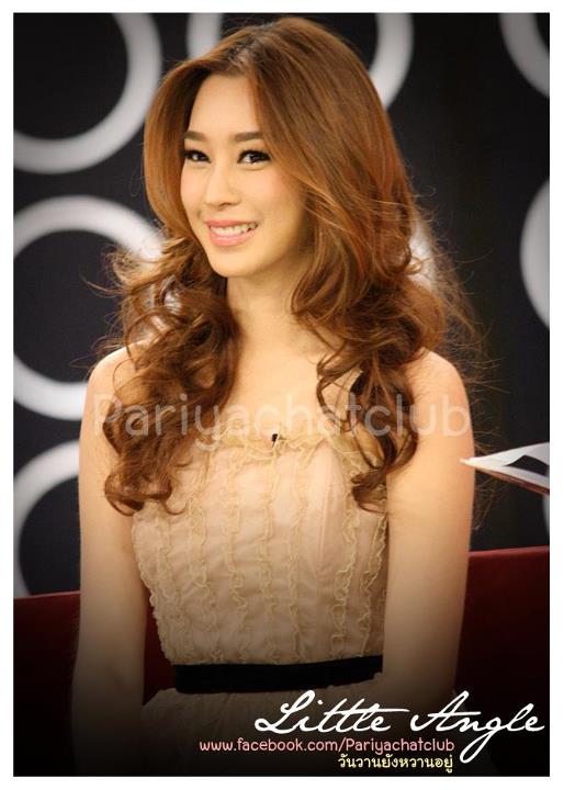 ฉัตร ปริยฉัตร สวยเวอร์    กาว  กรรณนรี ของ คุณ สอระวง อิอิ ^^