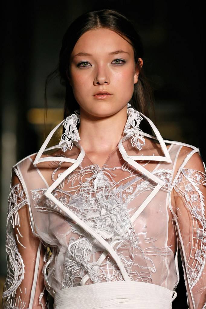 เมื่อตัวอักษรไทย ขึ้นไปอยู่บนรันเวย์ระดับโลก