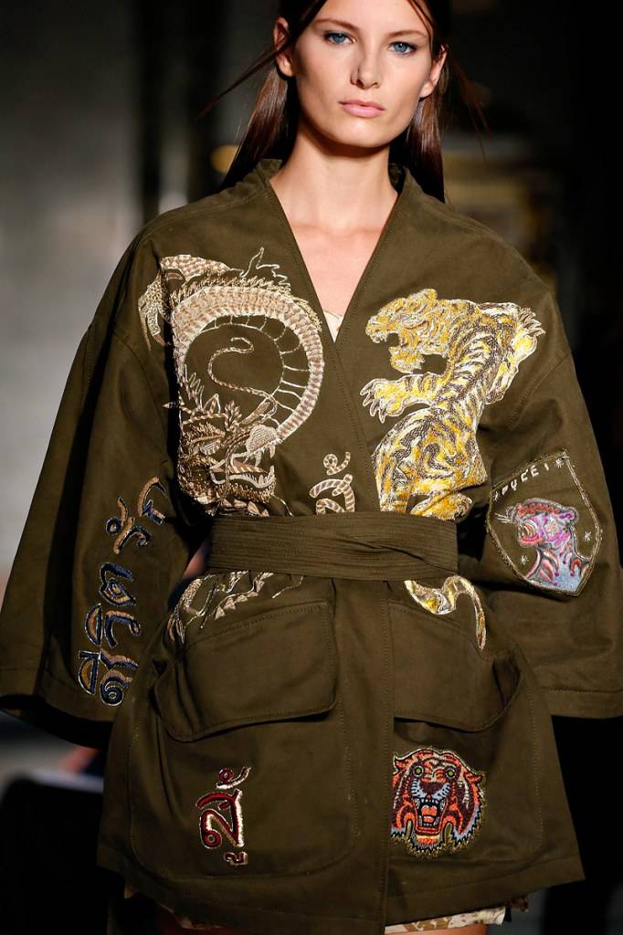 เมื่อตัวอักษรไทย ขึ้นไปอยู่บนรันเวย์ระดับโลก