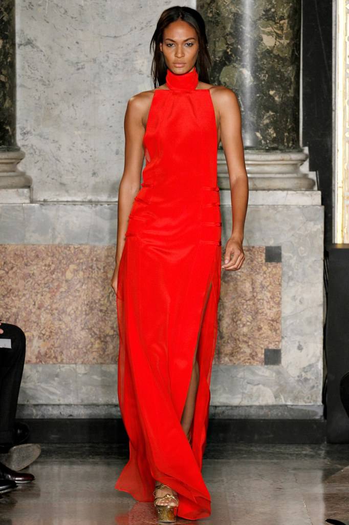 เมื่อตัวอักษรไทย ขึ้นไปอยู่บนรันเวย์ระดับโลก