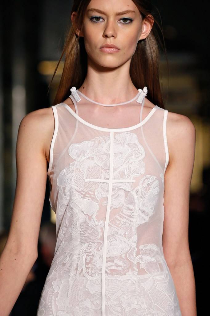 เมื่อตัวอักษรไทย ขึ้นไปอยู่บนรันเวย์ระดับโลก