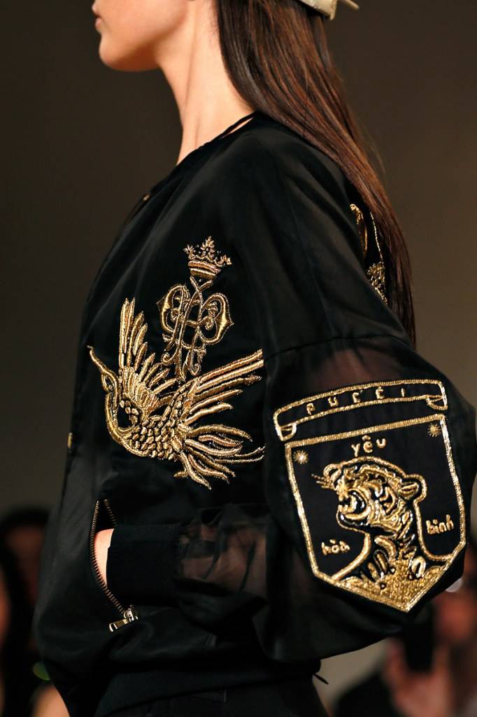 เมื่อตัวอักษรไทย ขึ้นไปอยู่บนรันเวย์ระดับโลก