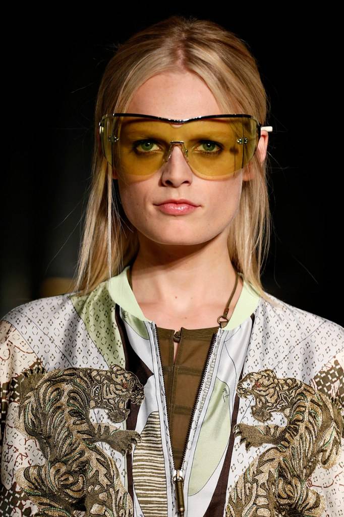 เมื่อตัวอักษรไทย ขึ้นไปอยู่บนรันเวย์ระดับโลก