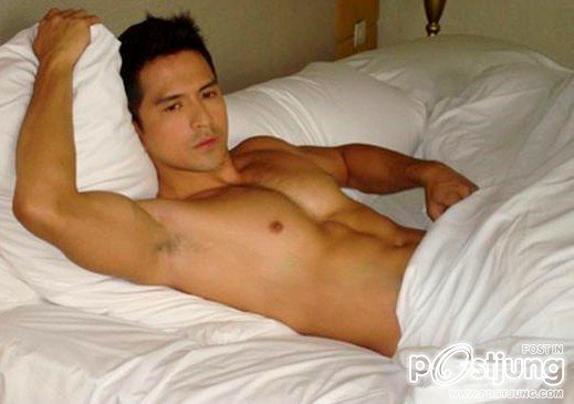 อกแน่นๆกล้ามเน้นๆอีกแล้ว