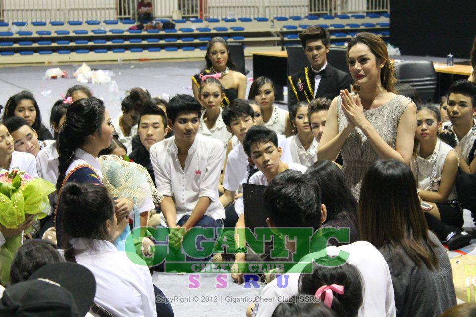 น้องแจ๊ส มิสทิฟฟานี่ สวยและจิตใจงาม