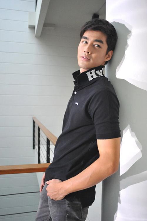 เพ็ชร ฐกฤต พระเอกหนุ่ม สุดฮอตจาก สื่อรักสัมผัสหัวใจ