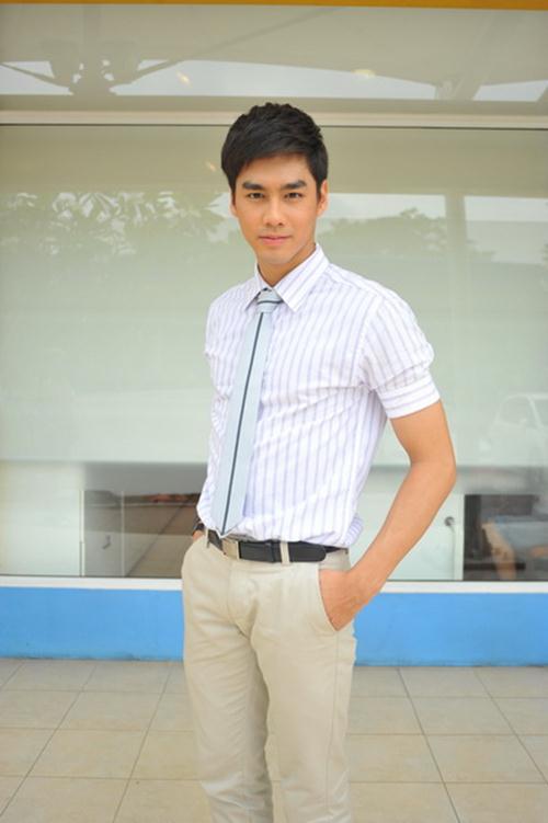 เพ็ชร ฐกฤต พระเอกหนุ่ม สุดฮอตจาก สื่อรักสัมผัสหัวใจ