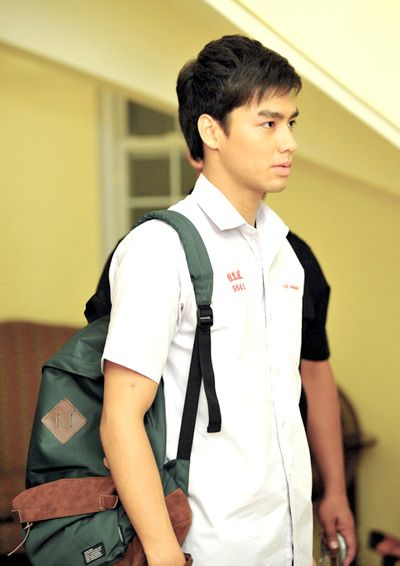 เพ็ชร ฐกฤต พระเอกหนุ่ม สุดฮอตจาก สื่อรักสัมผัสหัวใจ