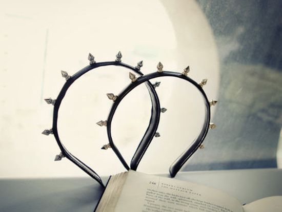 แฟชั่น แอคเซสเซอรี่ แหลม ๆ คม ๆ หนาม มาแรง!!