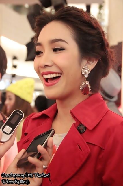 [Pics] มิน พีชญาเเละเหล่าดารา @ Grand Opening H&M Thailand 27-09-55 l