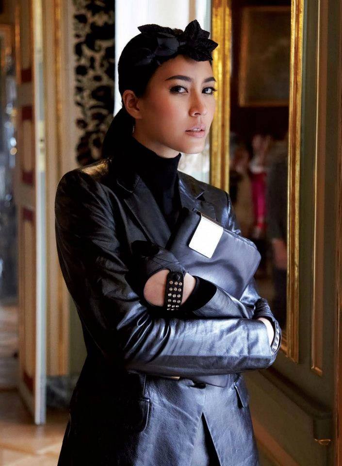 จุ๋ย-วรัทยา @ เพื่อนเดินทาง vol.34 no.394 October 2012