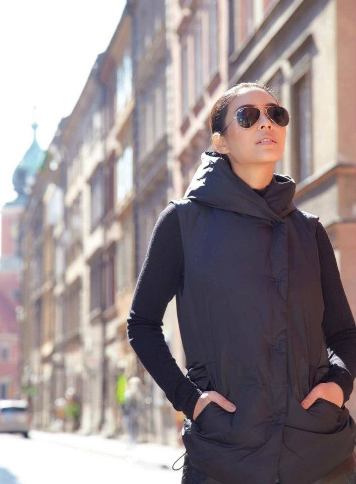 จุ๋ย-วรัทยา @ เพื่อนเดินทาง vol.34 no.394 October 2012