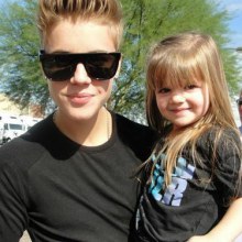 Justin with fans at Arizona 27 september