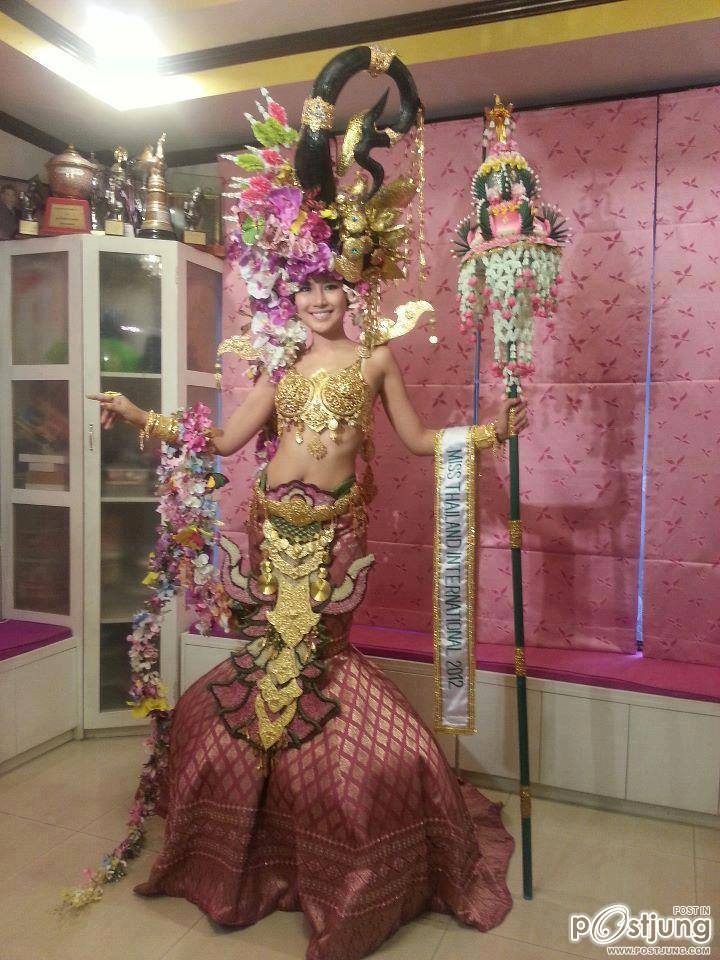 ชุดประจำชาติสาวไทยสู่ Miss International 2012