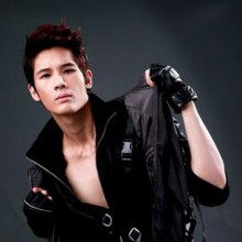 ‘แบงค์ ซีควินท์‘ ซวย! แท็กซี่พุ่งชนโชคดีไม่เจ็บ