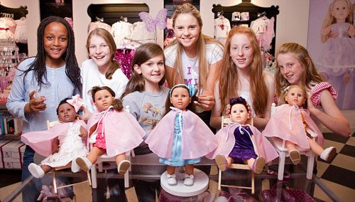 ตุ๊กตาหน้าคล้ายเจ้าของ เทรนด์มาแรงในอังกฤษ